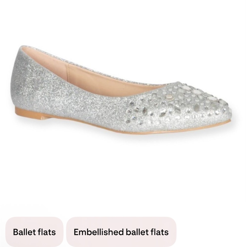 New in Box Lauren Lorraine Kelsey Embellished Flat